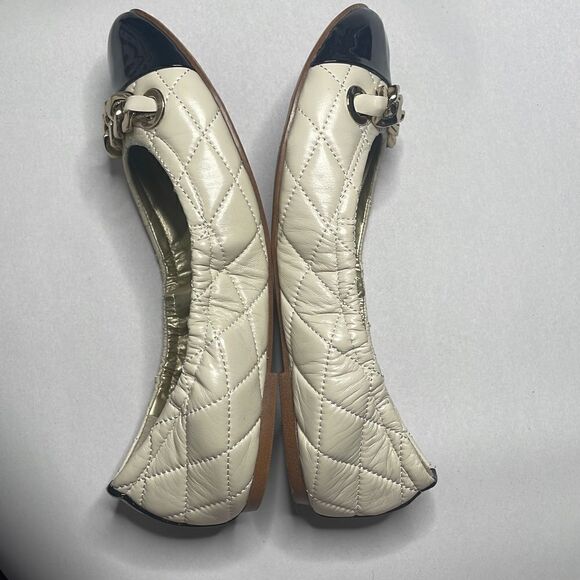 Guess "Fetoni" Cream & Black Patent Gold Chain Detail Ballet Flats sz 7.5 - Picture 4 of 10